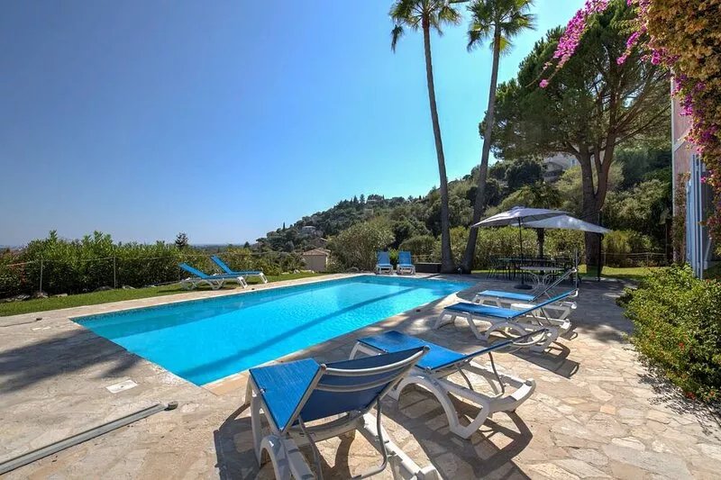 Mandelieu Villa 4 *, 10 people, A/C., Pisc. heated indoor, sea view, wooded