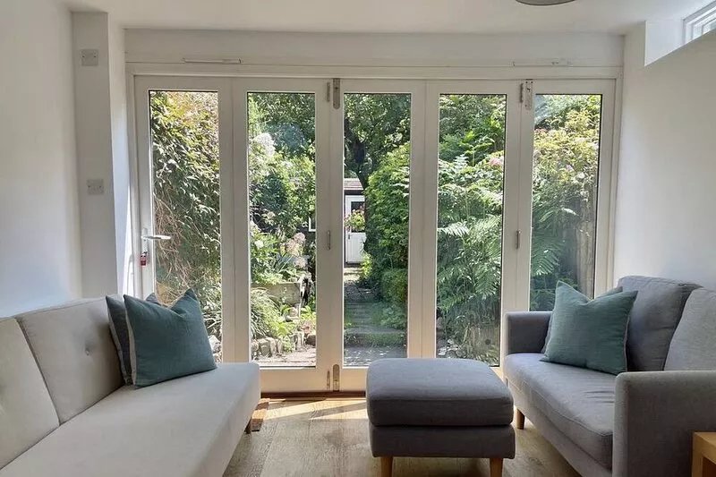 Charming cottage in the heart of Whitstable - Peace Cottage