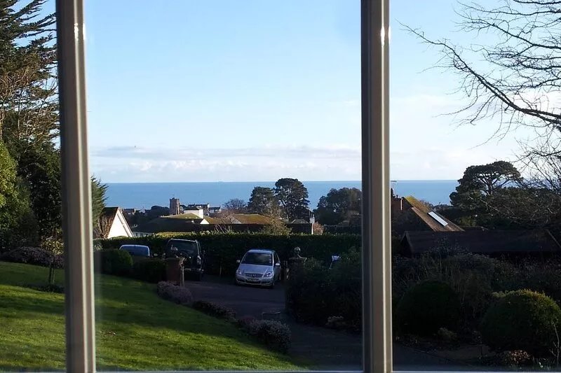 The Garden Studio: South-facing with fabulous sea views