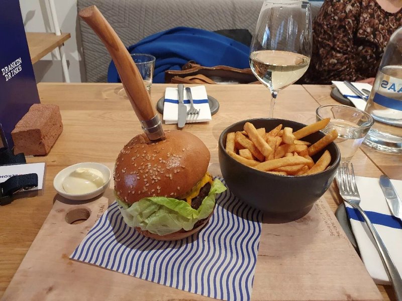 Bar Bistro Saam
