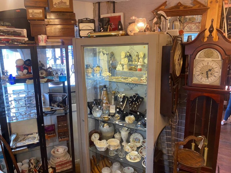 Locked In Time Antiques, Crafts And Vintage Tea Rooms