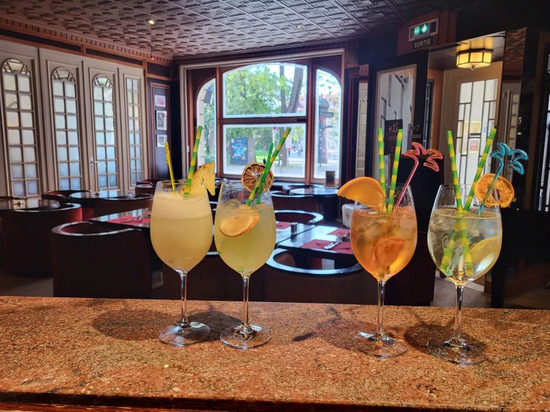 Le Charlie's Bar