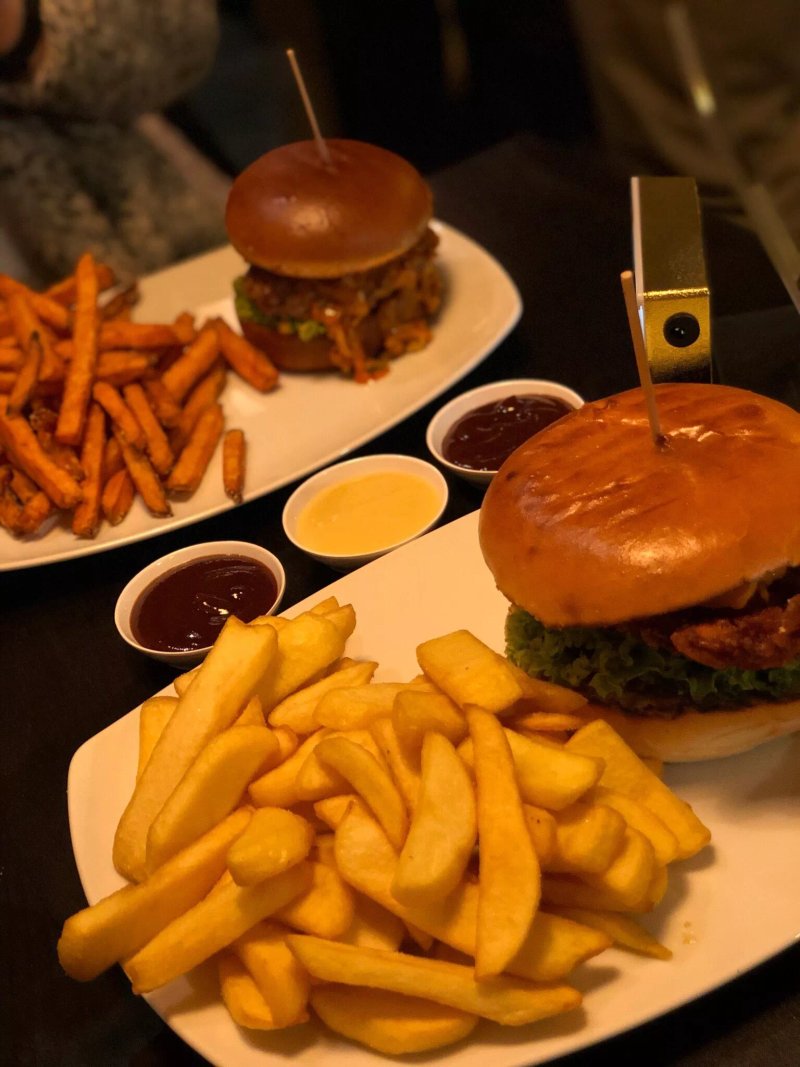 Bo's Burger & Bar