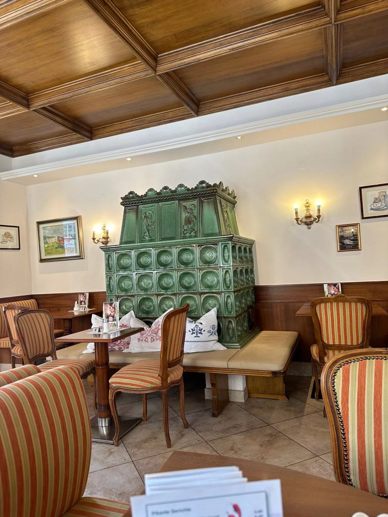 Cafe Confiserie Konditorei Backerei Josef Hochleitner