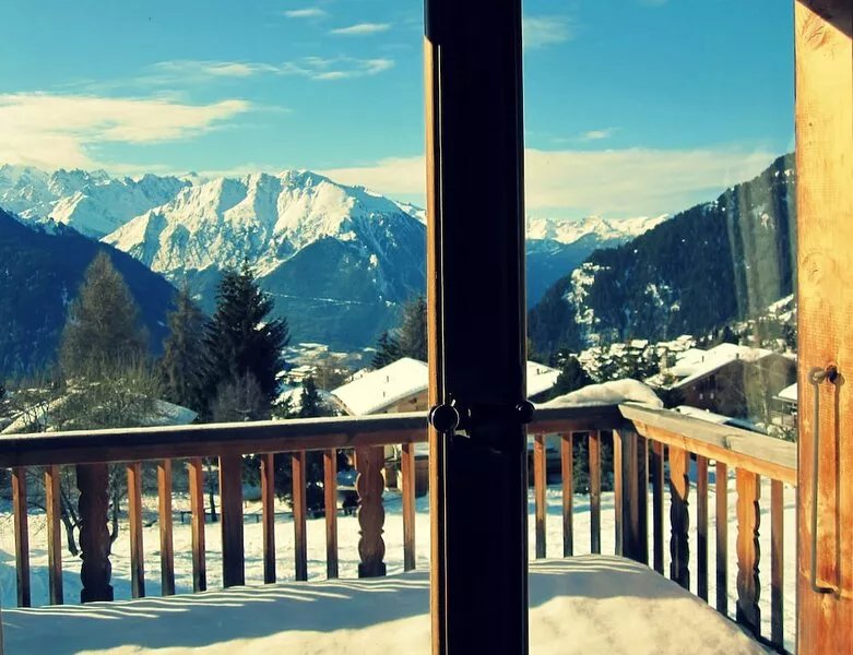 Central Verbier Family Chalet with Breathtaking Views- 600m to Medran Ski Lifts