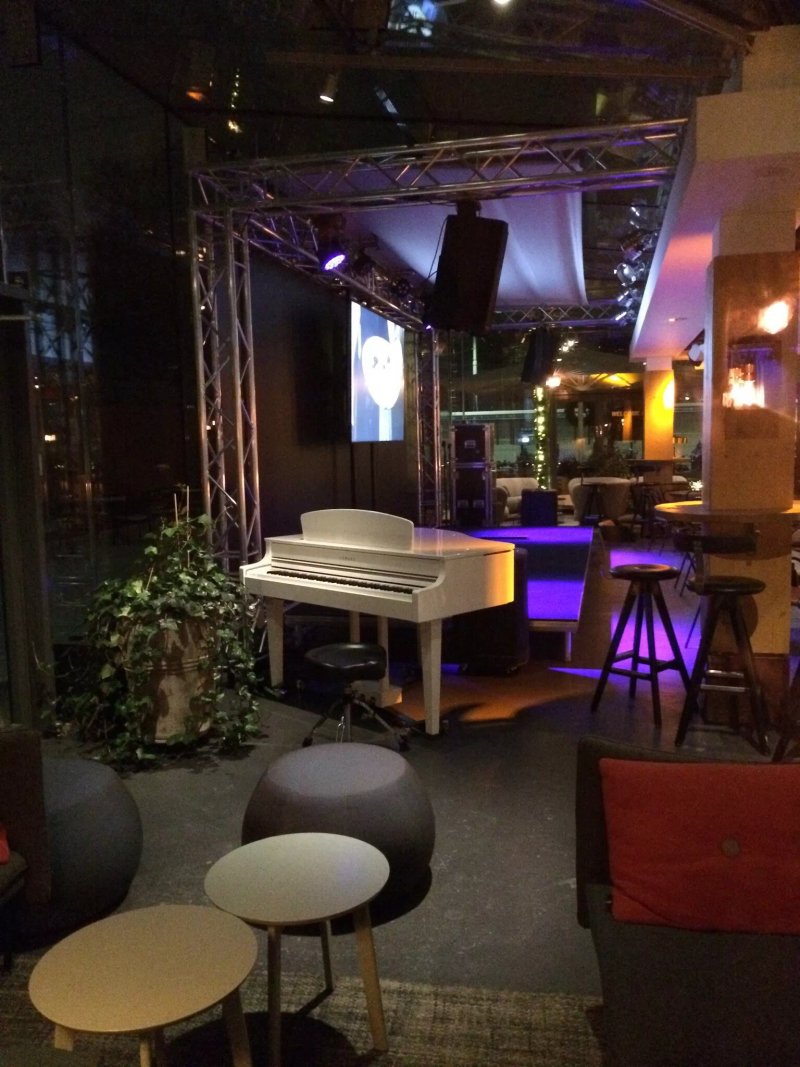 Pop House Food and Bar