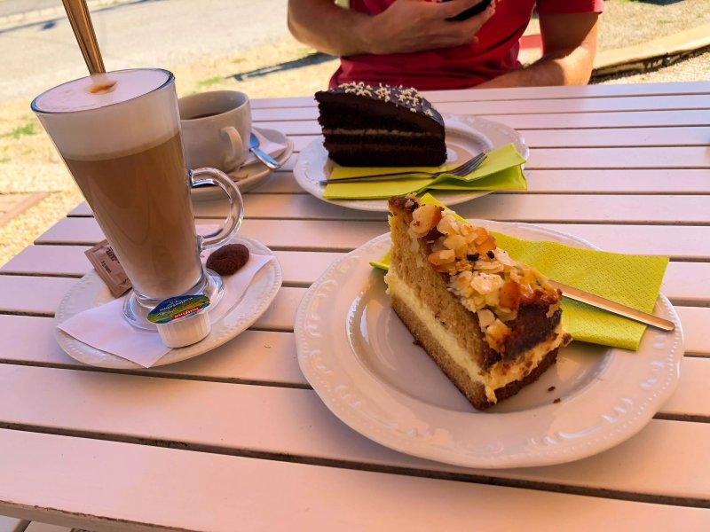 Mandula Cafe