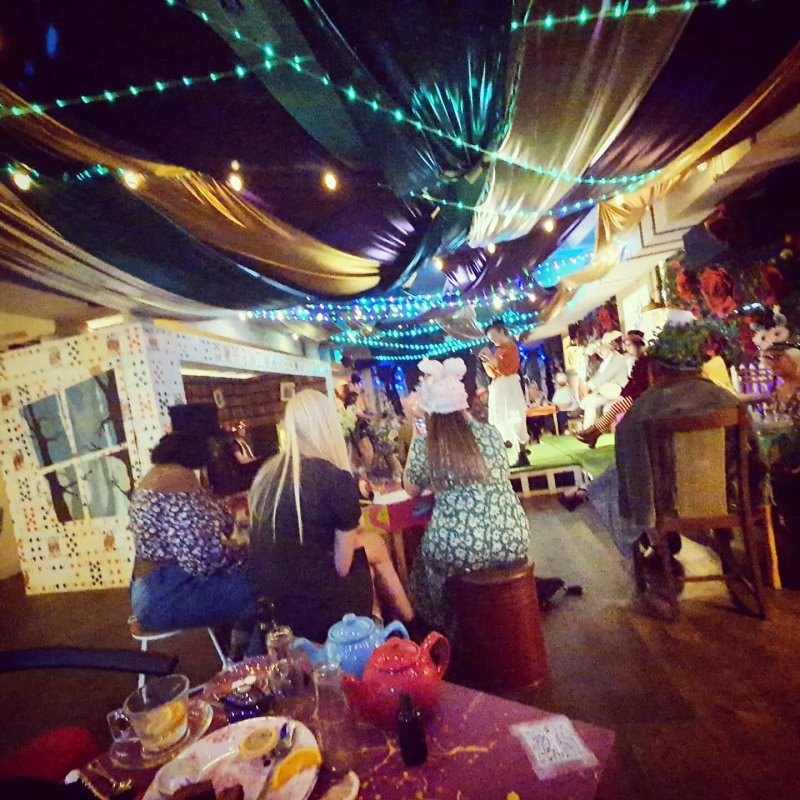 Mad Hatter’s Gin & Tea Party