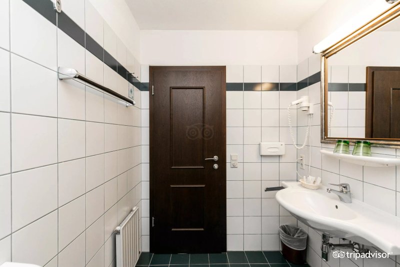 Cella Central Historic Boutique Hotel