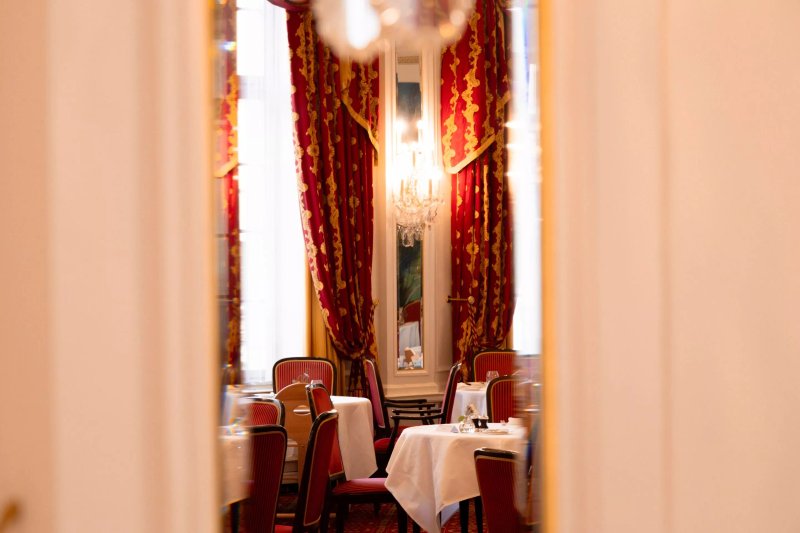 Grand Restaurant