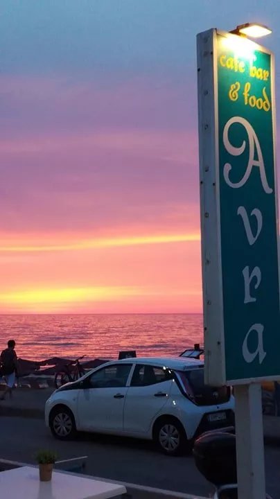 Avra Cafe Bar & Food