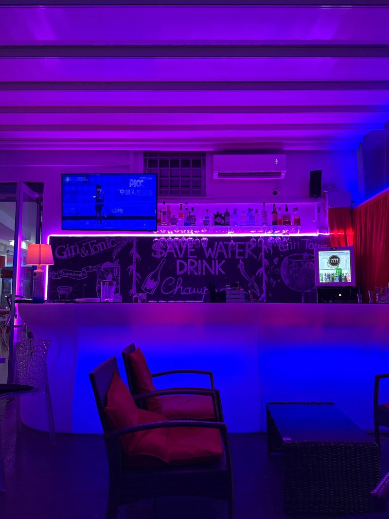 Diamond Vineria & Cocktail Bar
