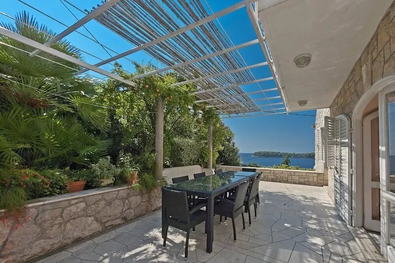 Gorgeous villa with unforgettable view and swimming pool