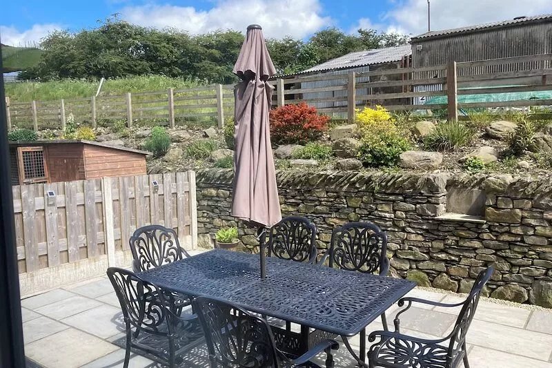 Stunning 3 bed cottage with exceptional views over fields and the Lakeland fells