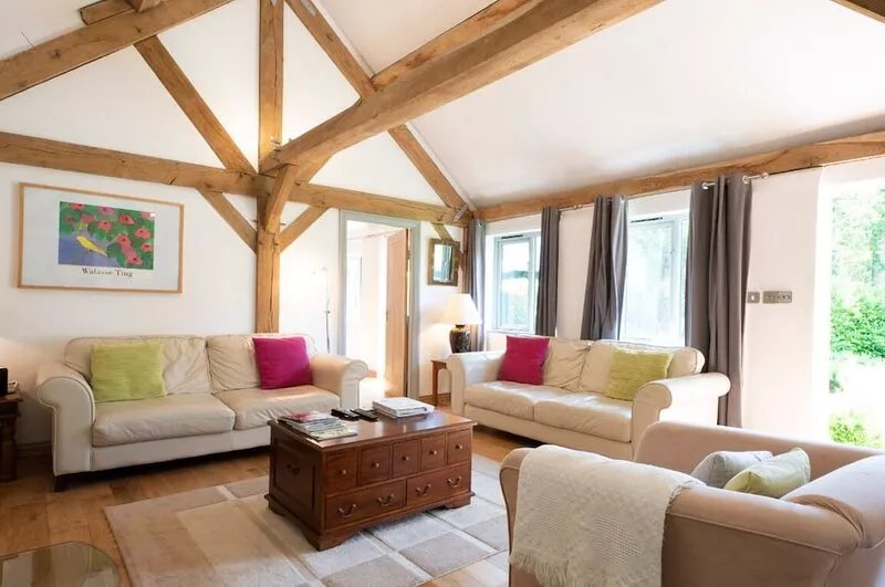 Pickle Cottage Tenterden - modern, airy converted barn, formerly a pig shed!