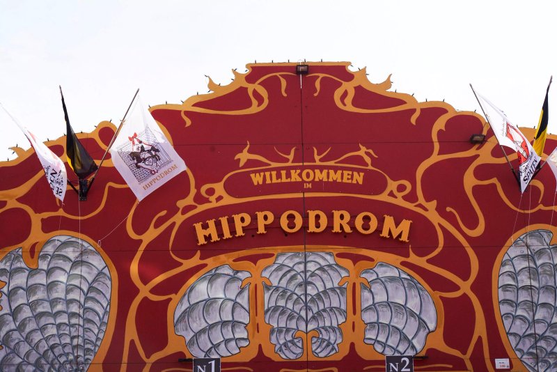 Hippodrom Festzelt Auf Der Munchner Fruhlingswiesn