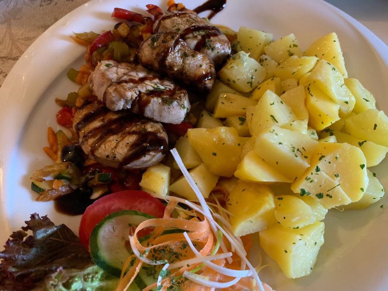 Restauracia Pod kostolom