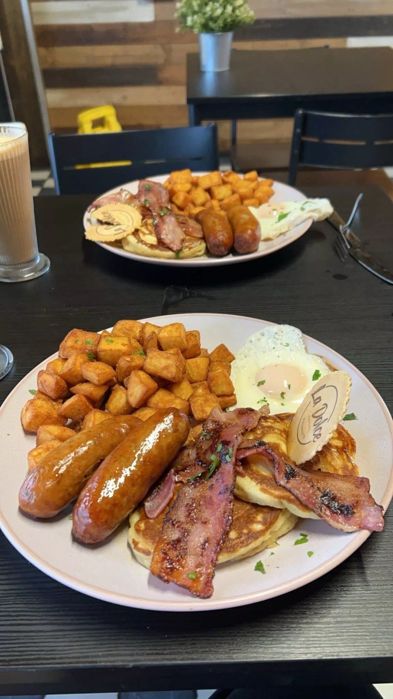 La Cucina Lounge Deli