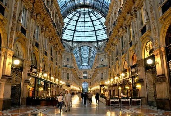 Limousine Italy Milan