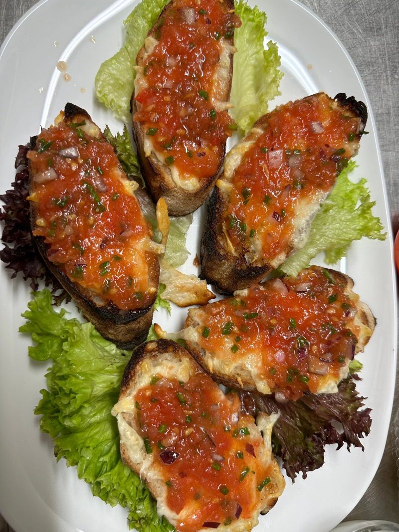 D.E.I.N.E Pizzeria& Gaststatte