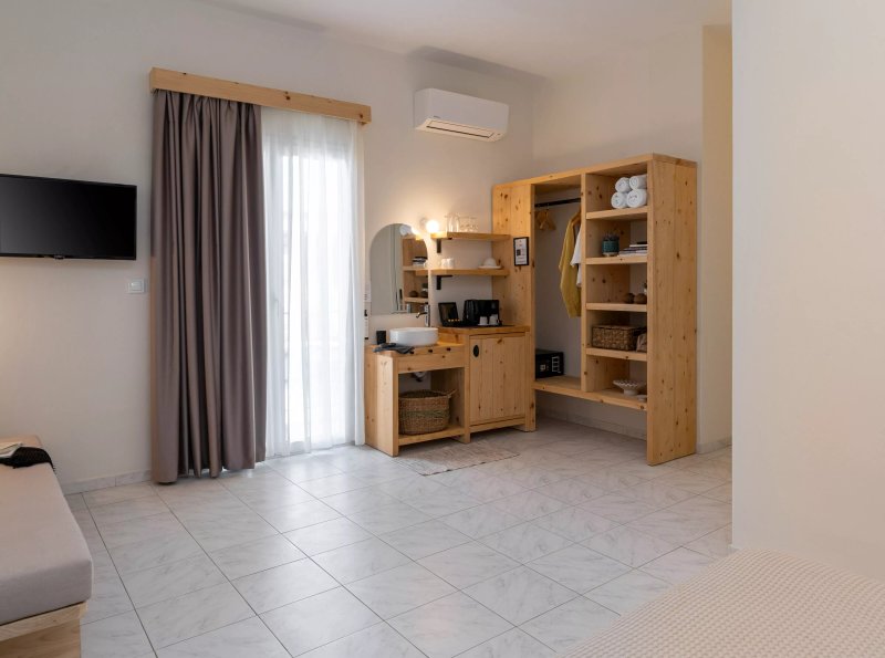 Capella Town, Skiathos