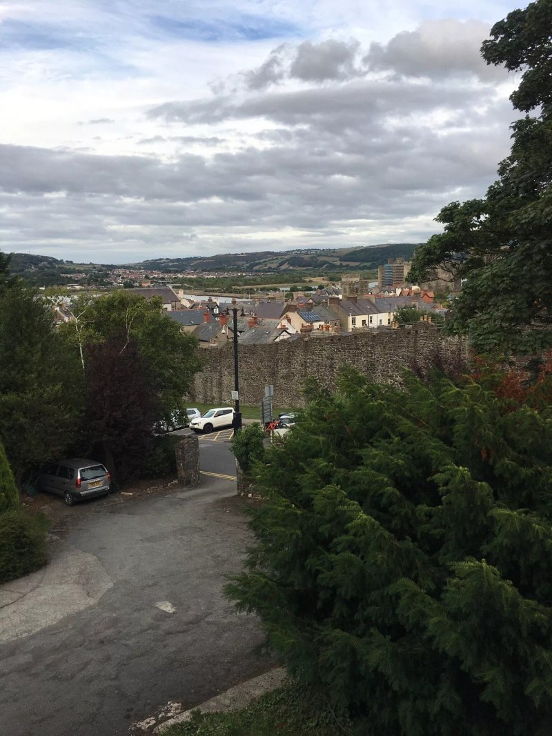 Llys Llewelyn Guest House