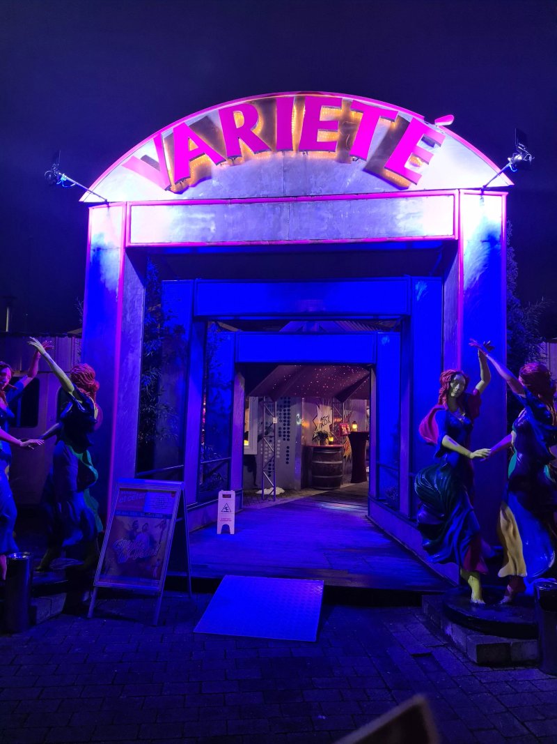 Variete et cetera