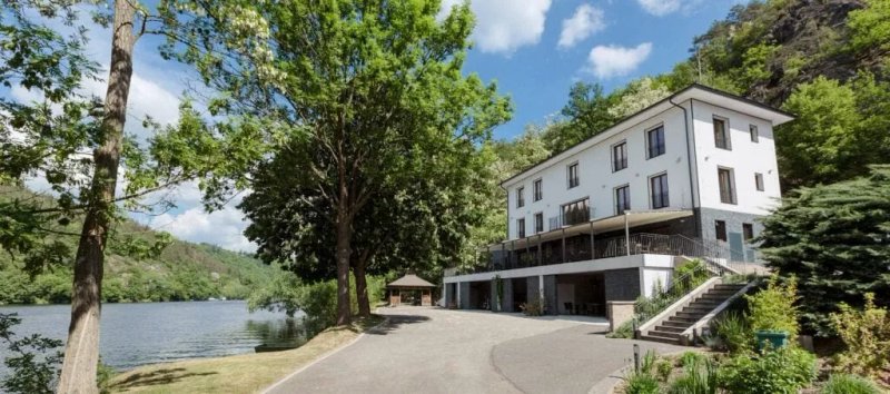 Hotel Mandat