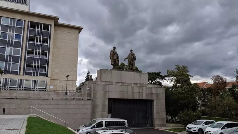 Sculpture of the Mrstik brothers