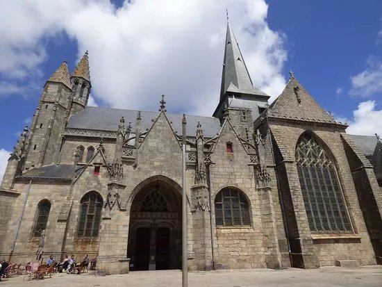 Collegiale Saint-Aubin