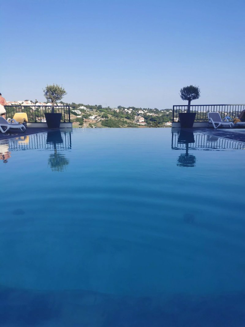 Hillside House - Suites & Spa