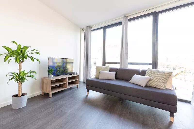 City Center Penthouse w/ Balcony open View 20F