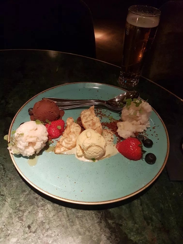 Foyer Restaurant Club Rex