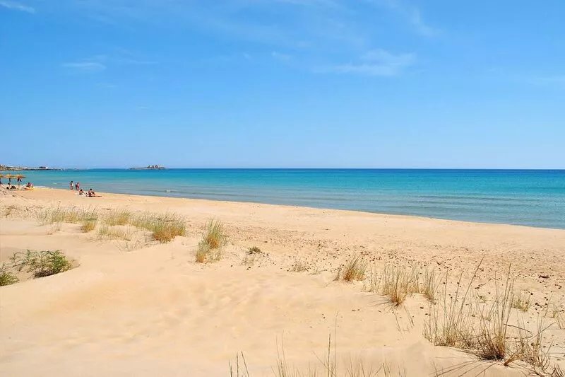 Villa at 20 m. from the sea on the beautiful and unspoiled beach of Carratois