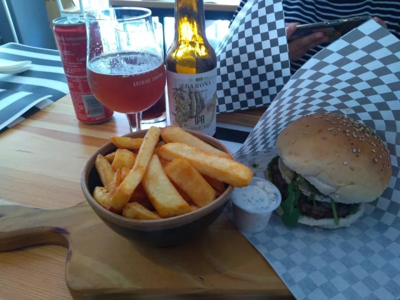 Hamburger Meet Me