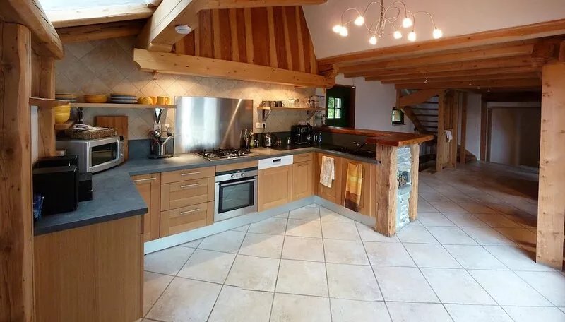 4 Bed Chalet in Beautiful Mountain Setting close to Chamonix town