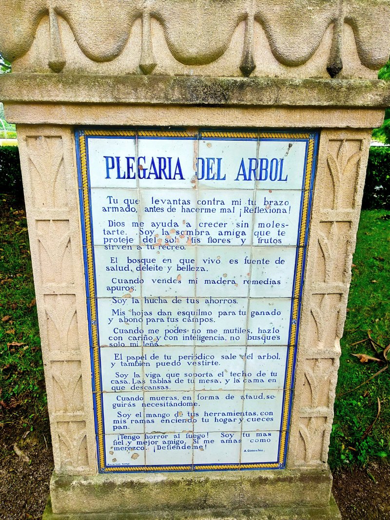 Monolito <plegaria Del Arbol>