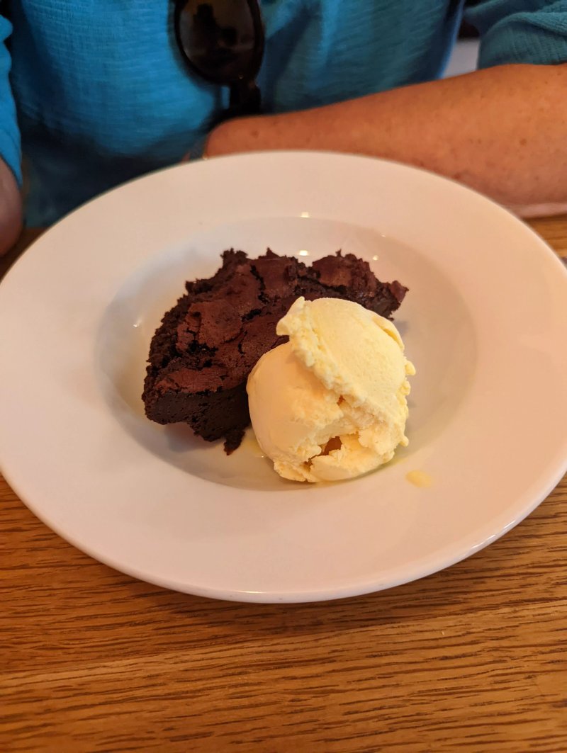 Q's Coffee Shop & Bistro