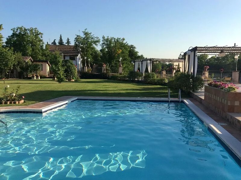Elegant country house with pool in the Matilde of Canossa area - Cottage