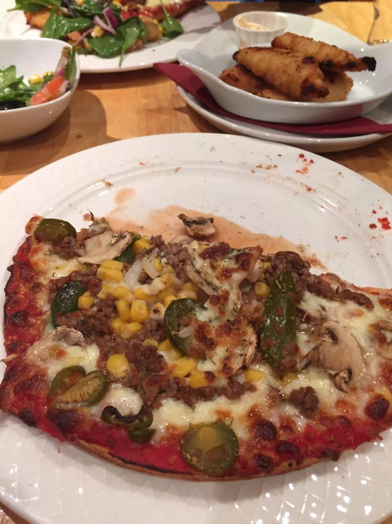 Monroes Pizza Pizza