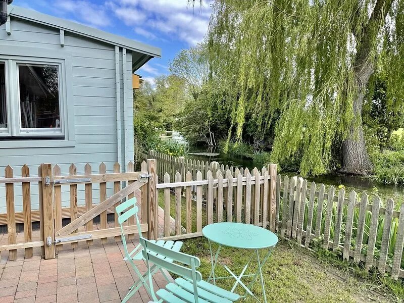 Beautiful studio style lodge, located in the Kent countryside