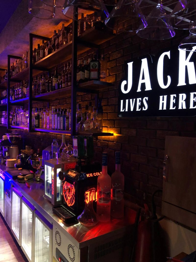 Locale Sports Bar