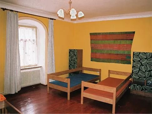 Hostel 6