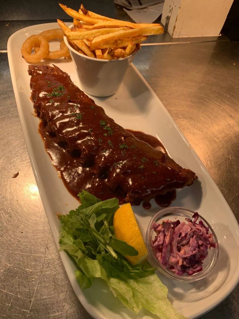 Glasshouse Inn Pub & Restaurant