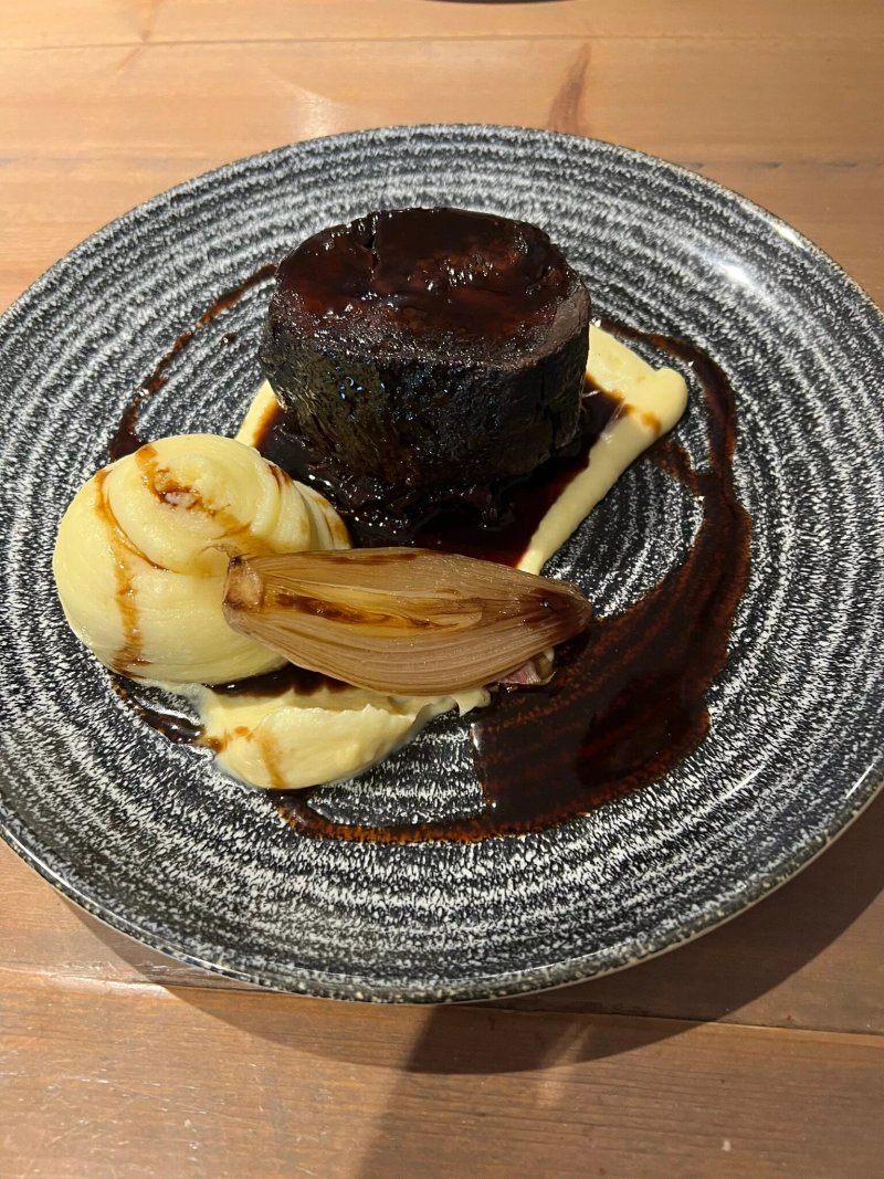 Queens Head Restaurant & Bar