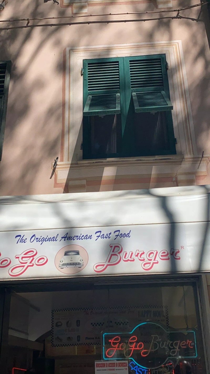 Go Go Burger