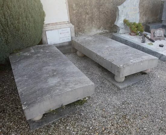 Cimetiere communal de Saint-Loup-Geanges