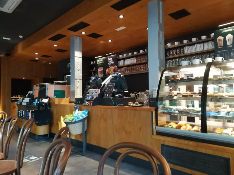 Starbucks Rambla Mendez Nunez