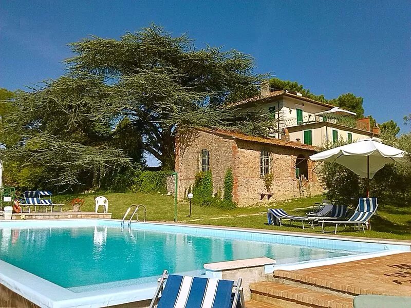 Elegant villa on Lake Trasimeno