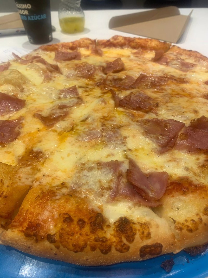 Domino's Pizza Fernando Vela